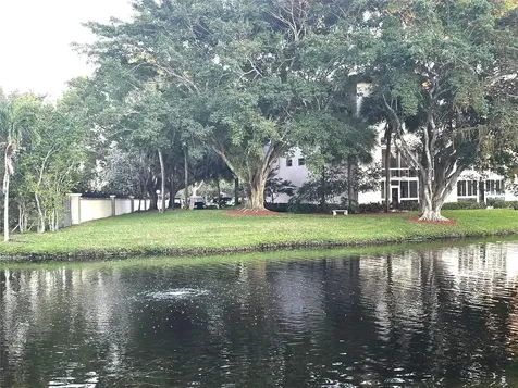 2101 Lucaya Bend Coconut Creek FL 33066