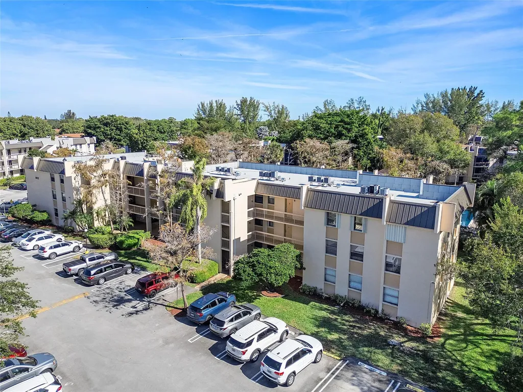 8437 Forest Hills Drive Coral Springs FL 33065