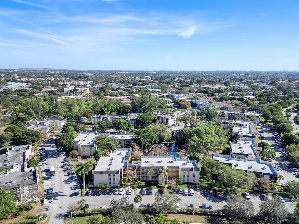 8437 Forest Hills Drive Coral Springs FL 33065