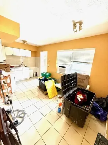 271 SW 11th Avenue Hallandale Beach FL 33009