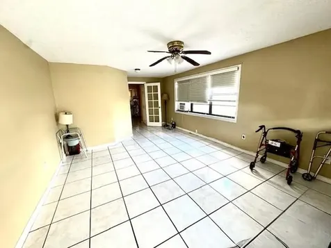 271 SW 11th Avenue Hallandale Beach FL 33009