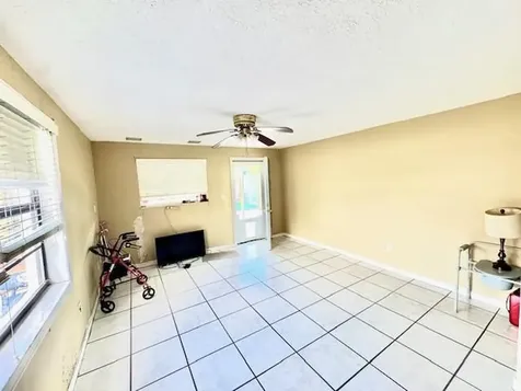 271 SW 11th Avenue Hallandale Beach FL 33009