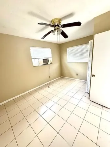 271 SW 11th Avenue Hallandale Beach FL 33009