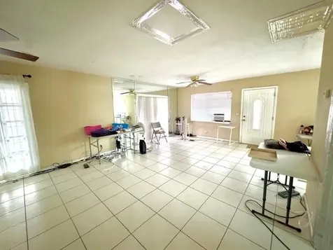 271 SW 11th Avenue Hallandale Beach FL 33009