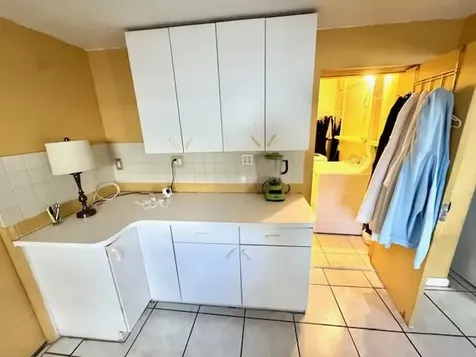 271 SW 11th Avenue Hallandale Beach FL 33009