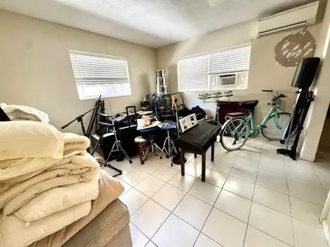 271 SW 11th Avenue Hallandale Beach FL 33009