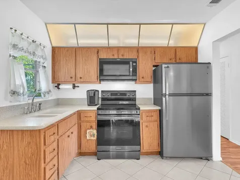 5702 NW 84th Avenue Tamarac FL 33321
