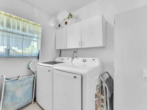 5702 NW 84th Avenue Tamarac FL 33321