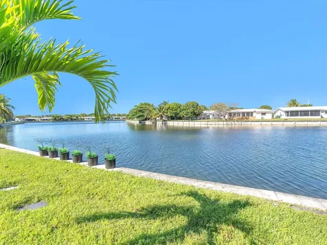 5702 NW 84th Avenue Tamarac FL 33321