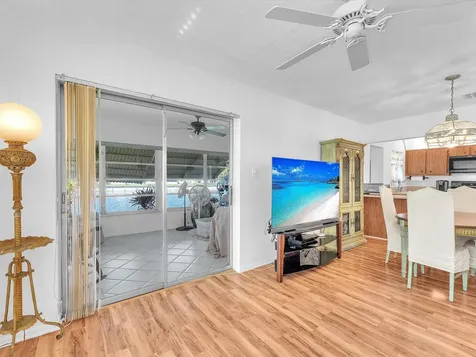 5702 NW 84th Avenue Tamarac FL 33321