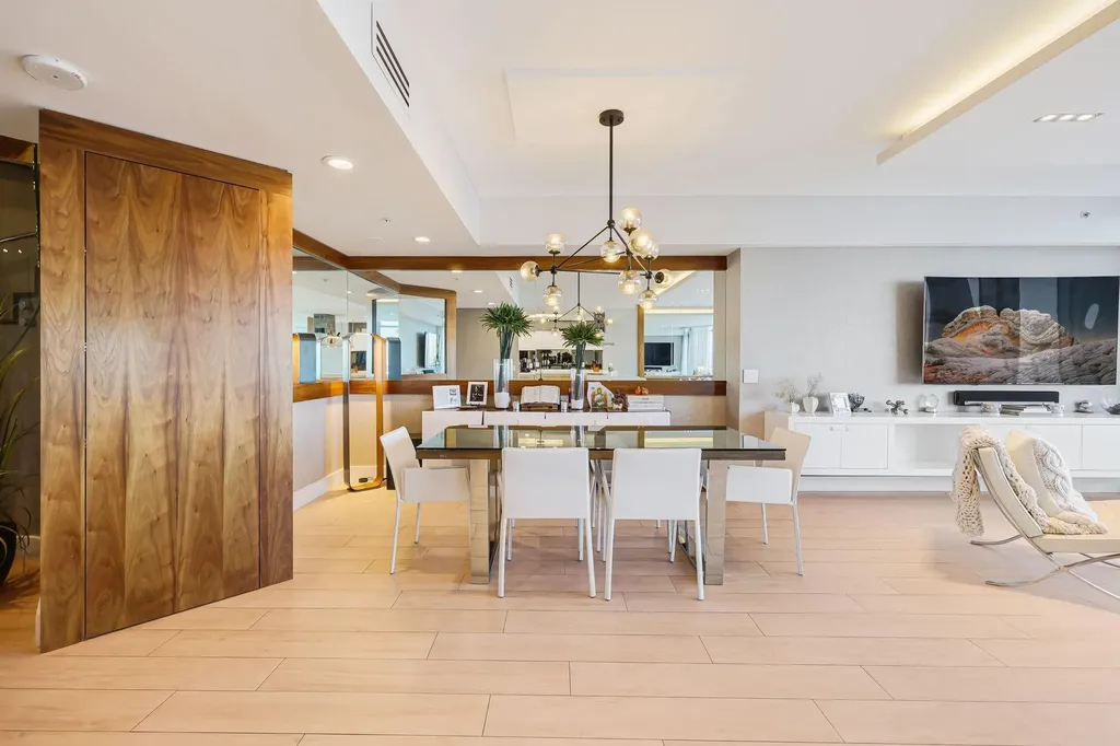 17301 Biscayne Boulevard North Miami Beach FL 33160