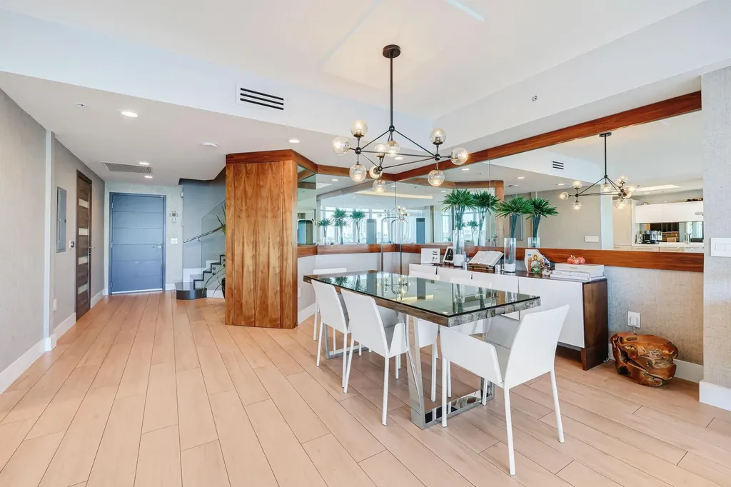 17301 Biscayne Boulevard North Miami Beach FL 33160