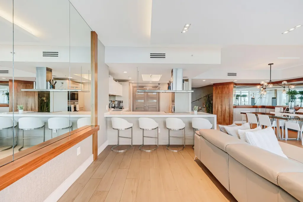 17301 Biscayne Boulevard North Miami Beach FL 33160