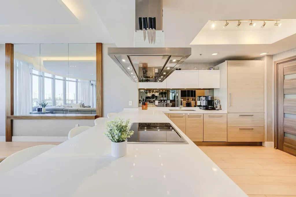 17301 Biscayne Boulevard North Miami Beach FL 33160