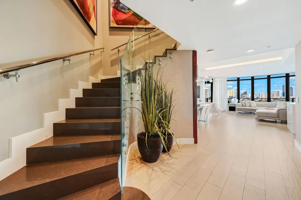 17301 Biscayne Boulevard North Miami Beach FL 33160