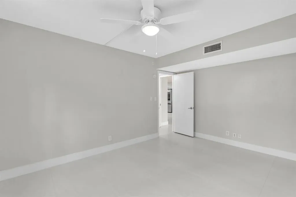 3800 Oaks Clubhouse Drive Pompano Beach FL 33069