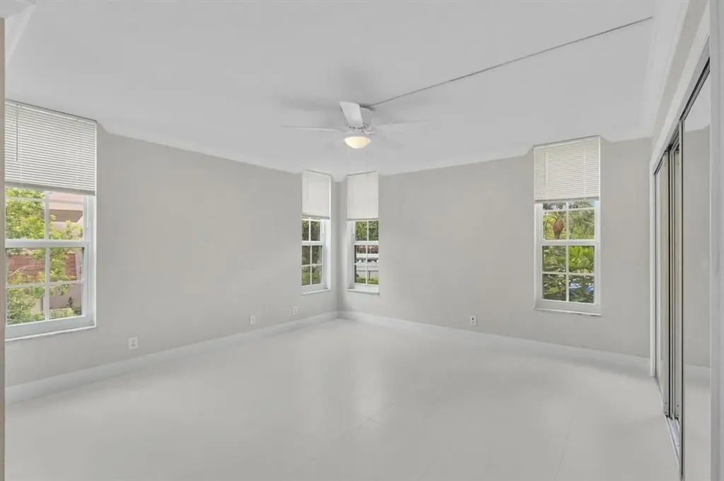 3800 Oaks Clubhouse Drive Pompano Beach FL 33069