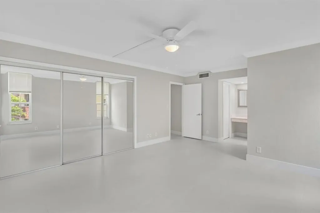 3800 Oaks Clubhouse Drive Pompano Beach FL 33069