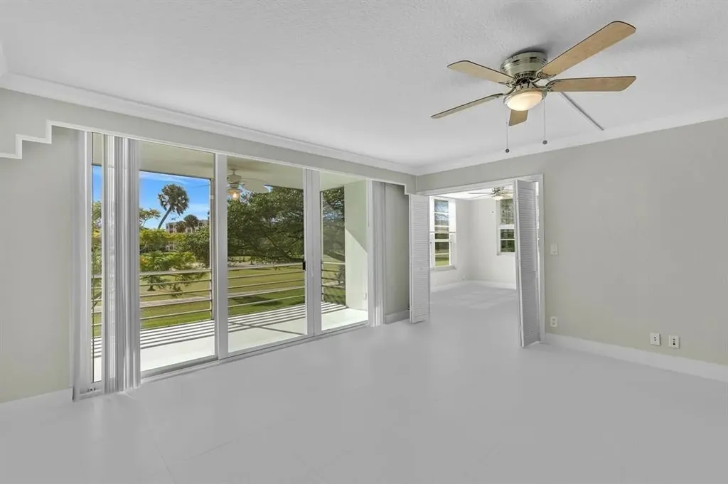 3800 Oaks Clubhouse Drive Pompano Beach FL 33069