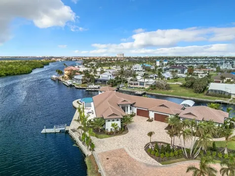14201 Bay Drive Fort Myers FL 33919