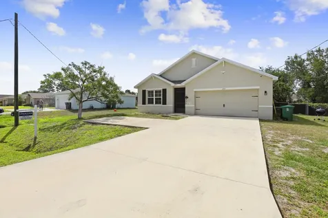 692 SW Paar Drive Port St Lucie FL 34953