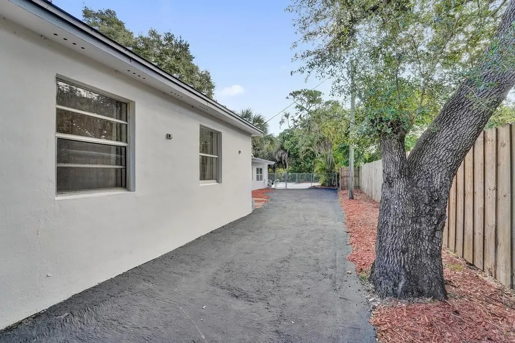 1836 SW 9th Avenue Fort Lauderdale FL 33315