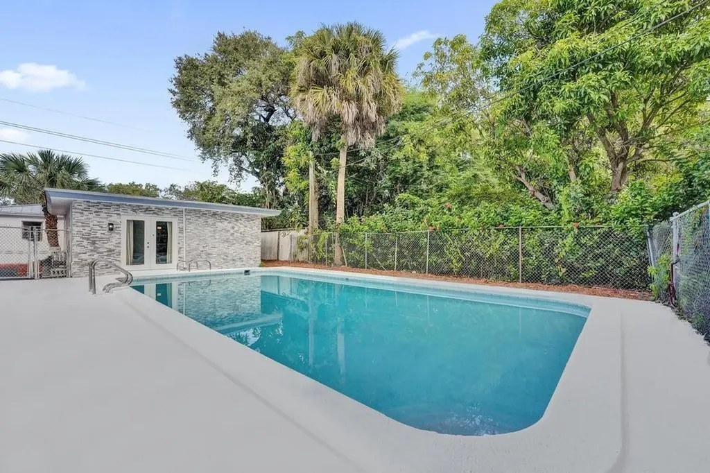 1836 SW 9th Avenue Fort Lauderdale FL 33315