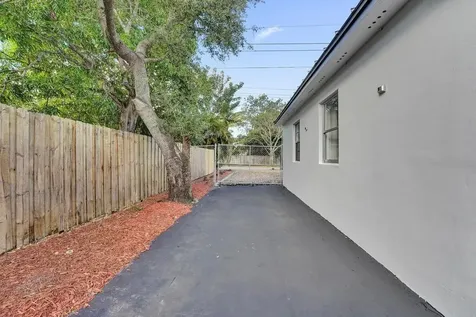 1836 SW 9th Avenue Fort Lauderdale FL 33315