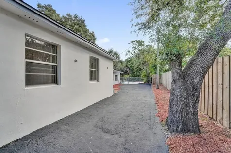 1836 SW 9th Avenue Fort Lauderdale FL 33315