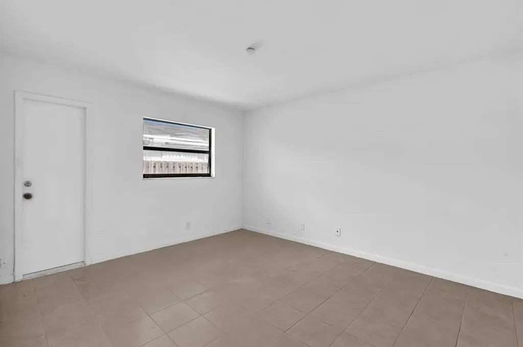 5748 NW 27th Court Fort Lauderdale FL 33313