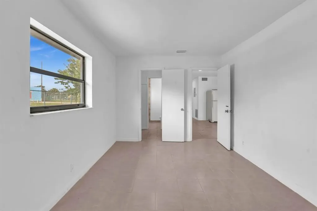5748 NW 27th Court Fort Lauderdale FL 33313
