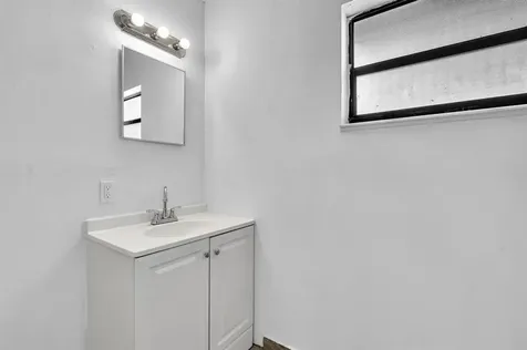 5748 NW 27th Court Fort Lauderdale FL 33313