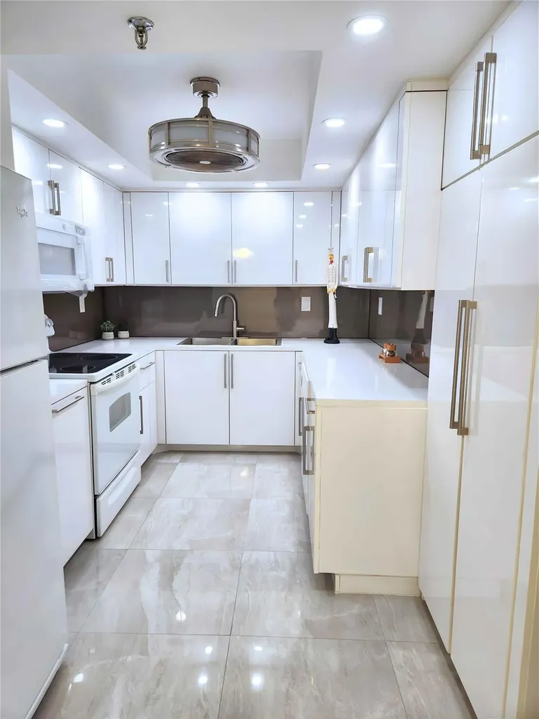 6463 La Costa Drive Boca Raton FL 33433