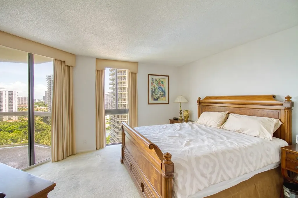 20185 E Country Club Drive Aventura FL 33180