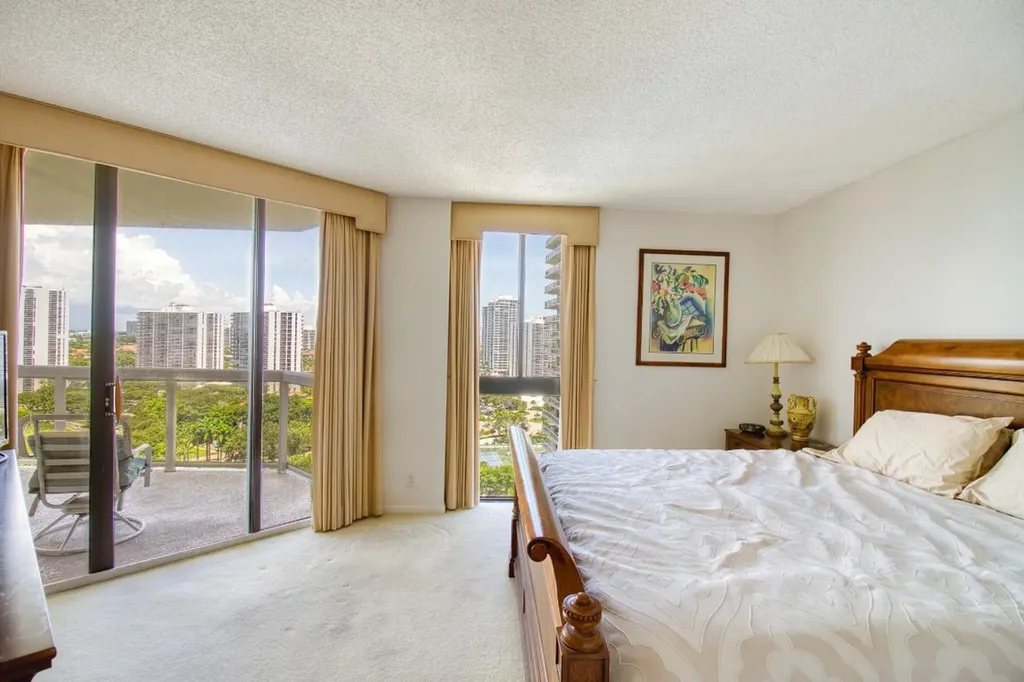 20185 E Country Club Drive Aventura FL 33180