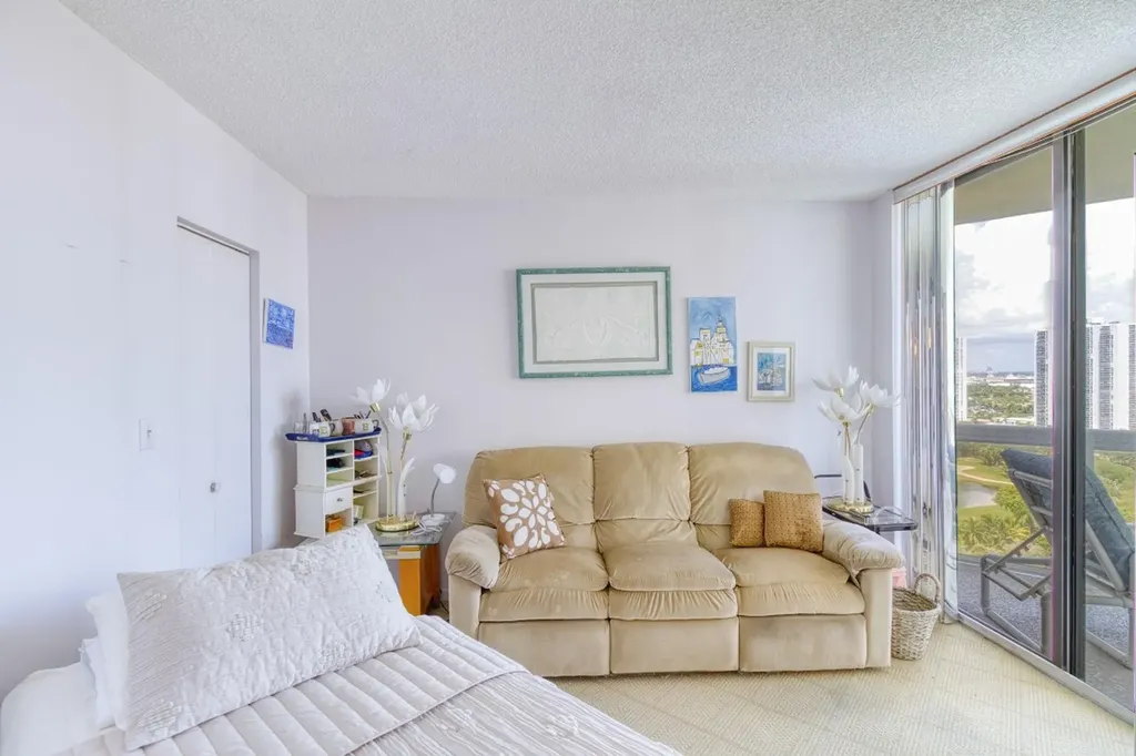 20185 E Country Club Drive Aventura FL 33180