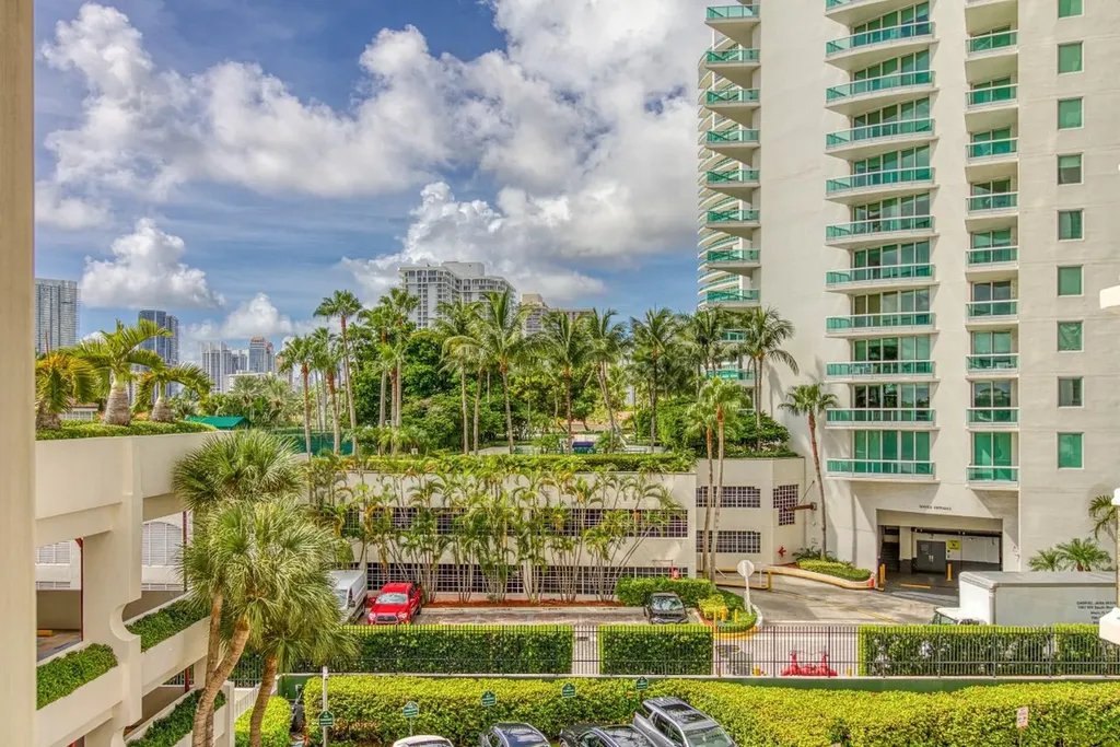 20185 E Country Club Drive Aventura FL 33180