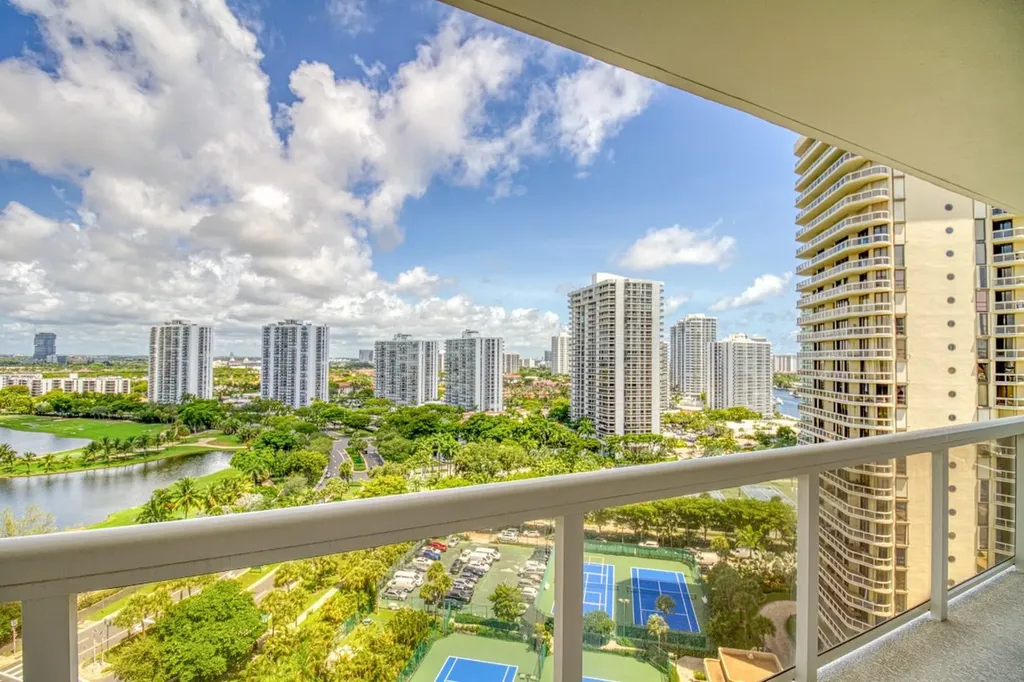 20185 E Country Club Drive Aventura FL 33180