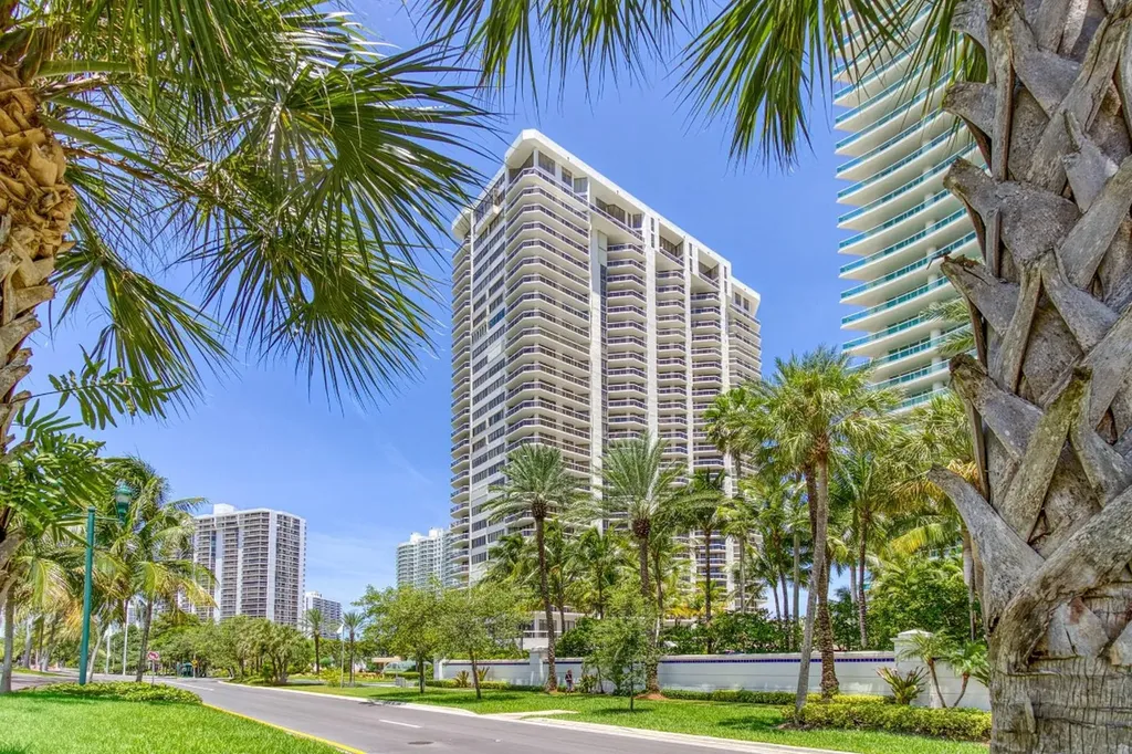 20185 E Country Club Drive Aventura FL 33180