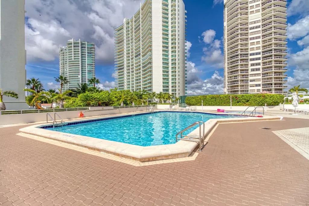 20185 E Country Club Drive Aventura FL 33180