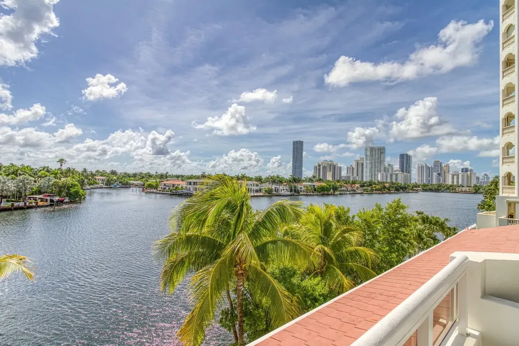 20185 E Country Club Drive Aventura FL 33180