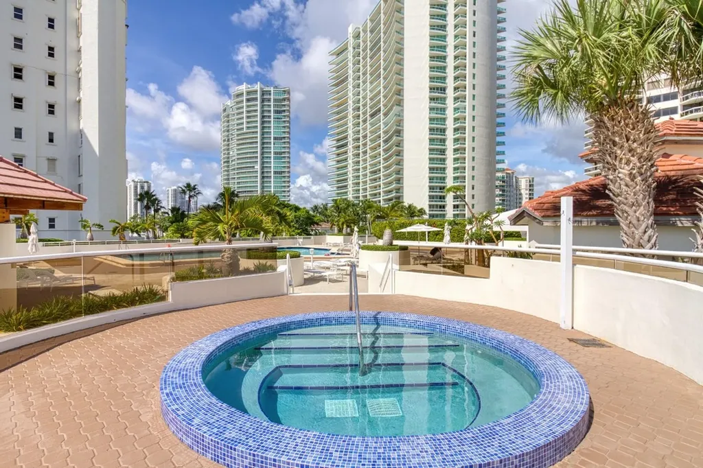 20185 E Country Club Drive Aventura FL 33180