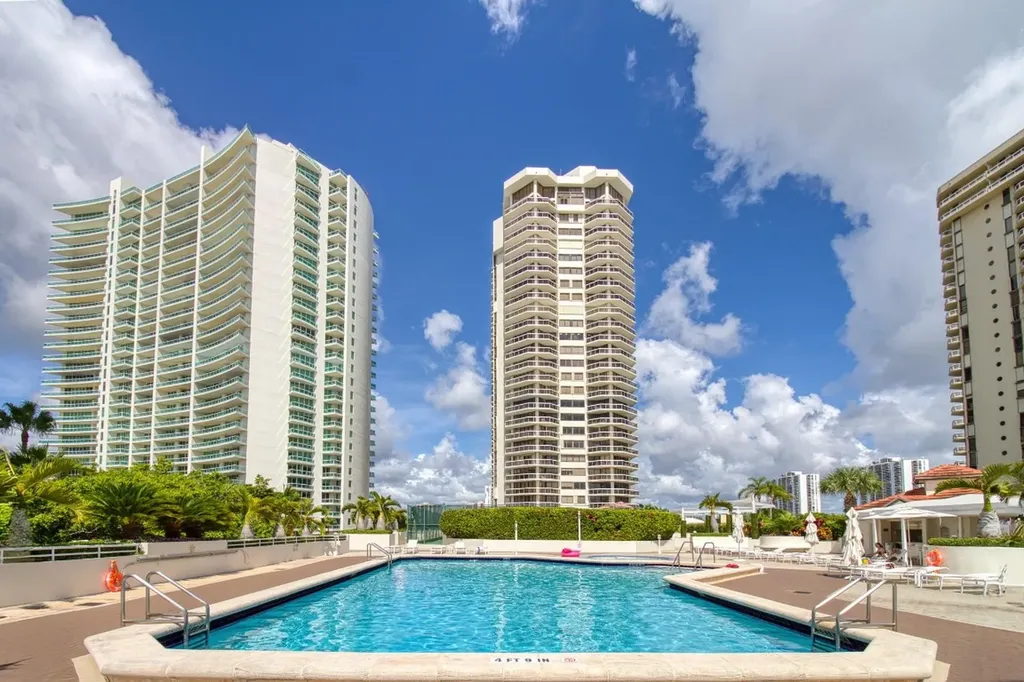 20185 E Country Club Drive Aventura FL 33180