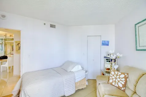 20185 E Country Club Drive Aventura FL 33180