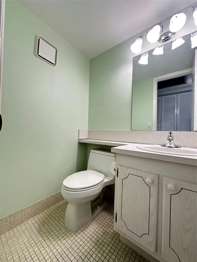 3006 Cambridge A Deerfield Beach FL 33442