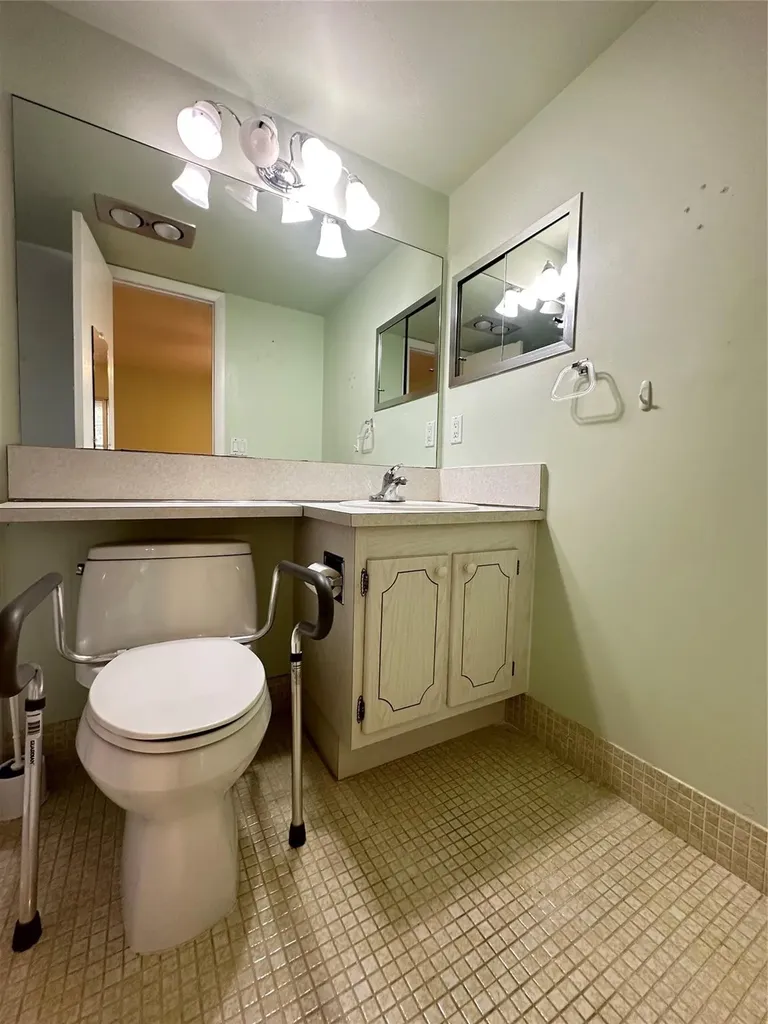 3006 Cambridge A Deerfield Beach FL 33442
