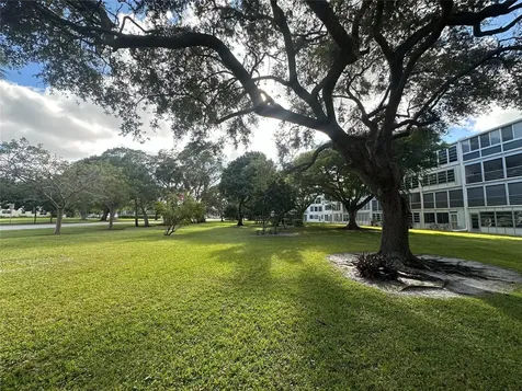 3006 Cambridge A Deerfield Beach FL 33442