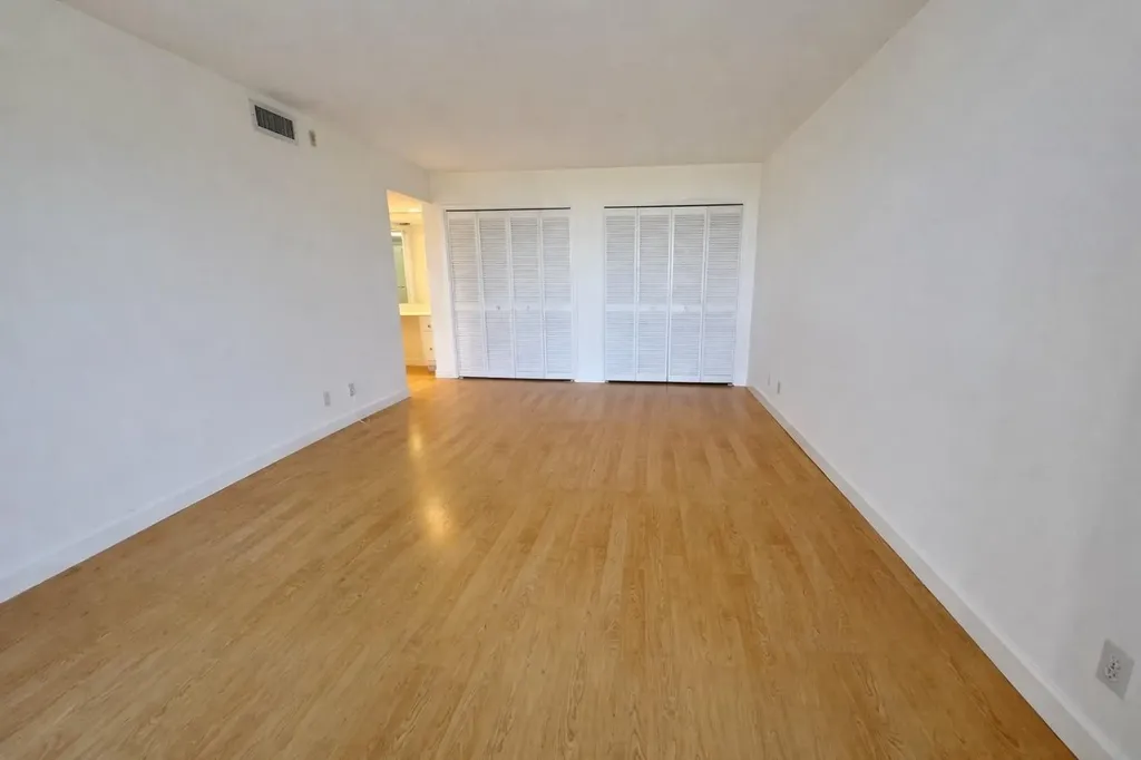 3980 Oaks Clubhouse Drive Pompano Beach FL 33069