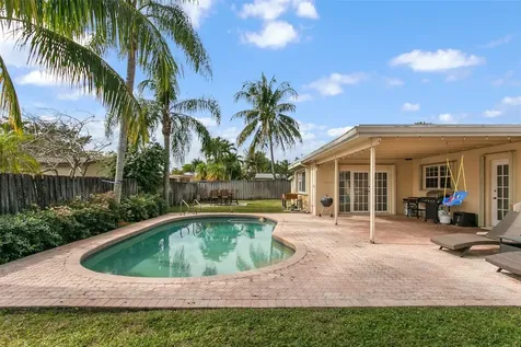 10430 NW 19th Street Pembroke Pines FL 33026