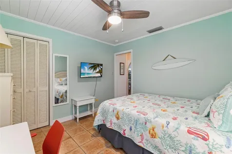 309 E Calzada De Bougainville Marathon FL 33050
